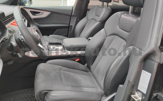 AUDI Q8 55 TFSI quattro tiptronic személygépkocsi - 2995cm3 Hybrid 121360 5/12