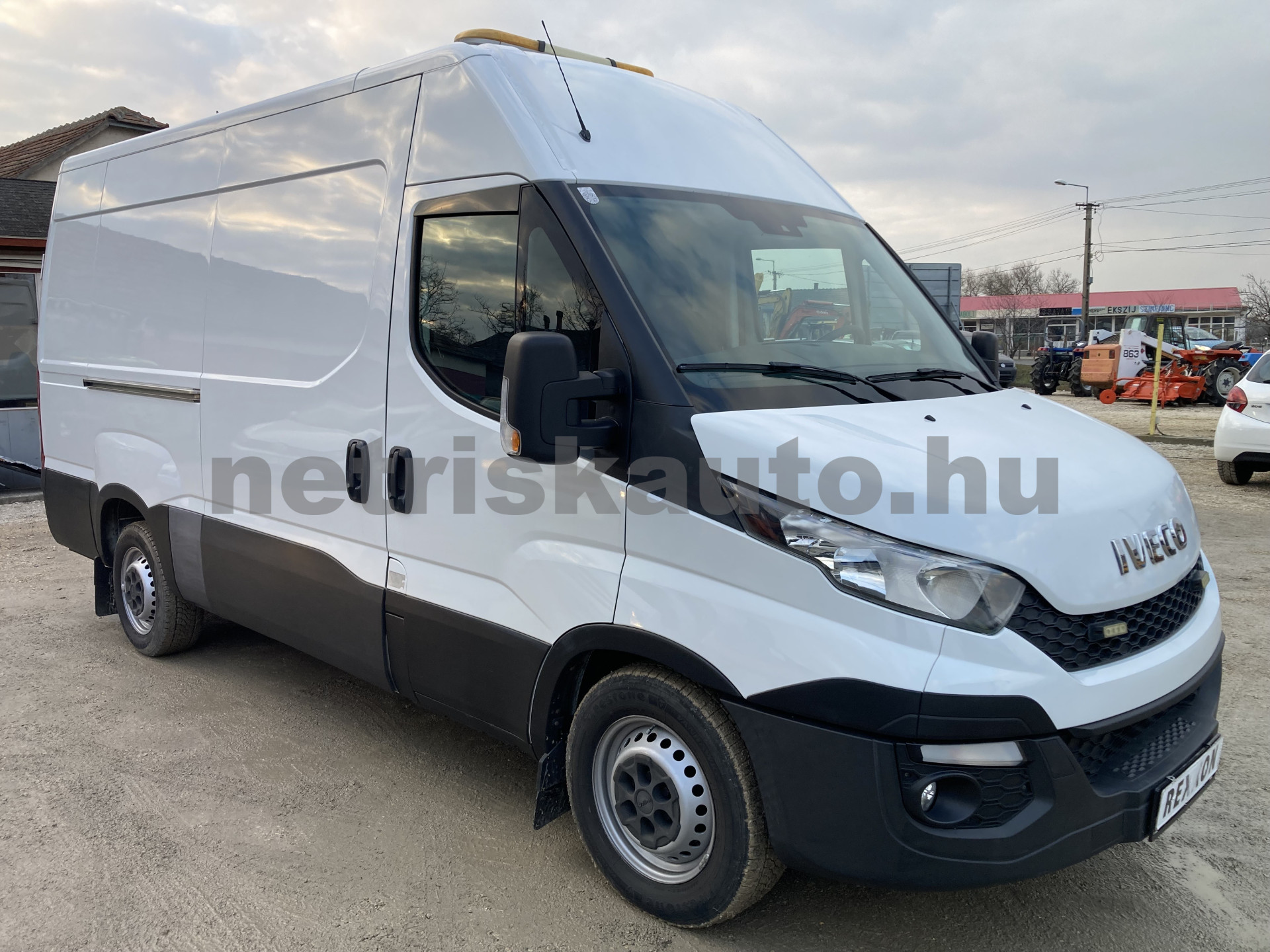 IVECO 35 35 S 15 V 3520 H2 tehergépkocsi 3,5t össztömegig - 2998cm3 Diesel 121065 2/9
