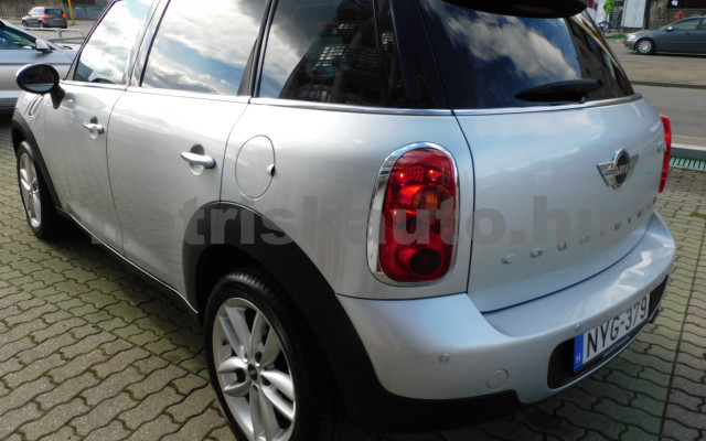 MINI Mini 2.0 D Cooper Aut. személygépkocsi - 1995cm3 Diesel 120064 2/12