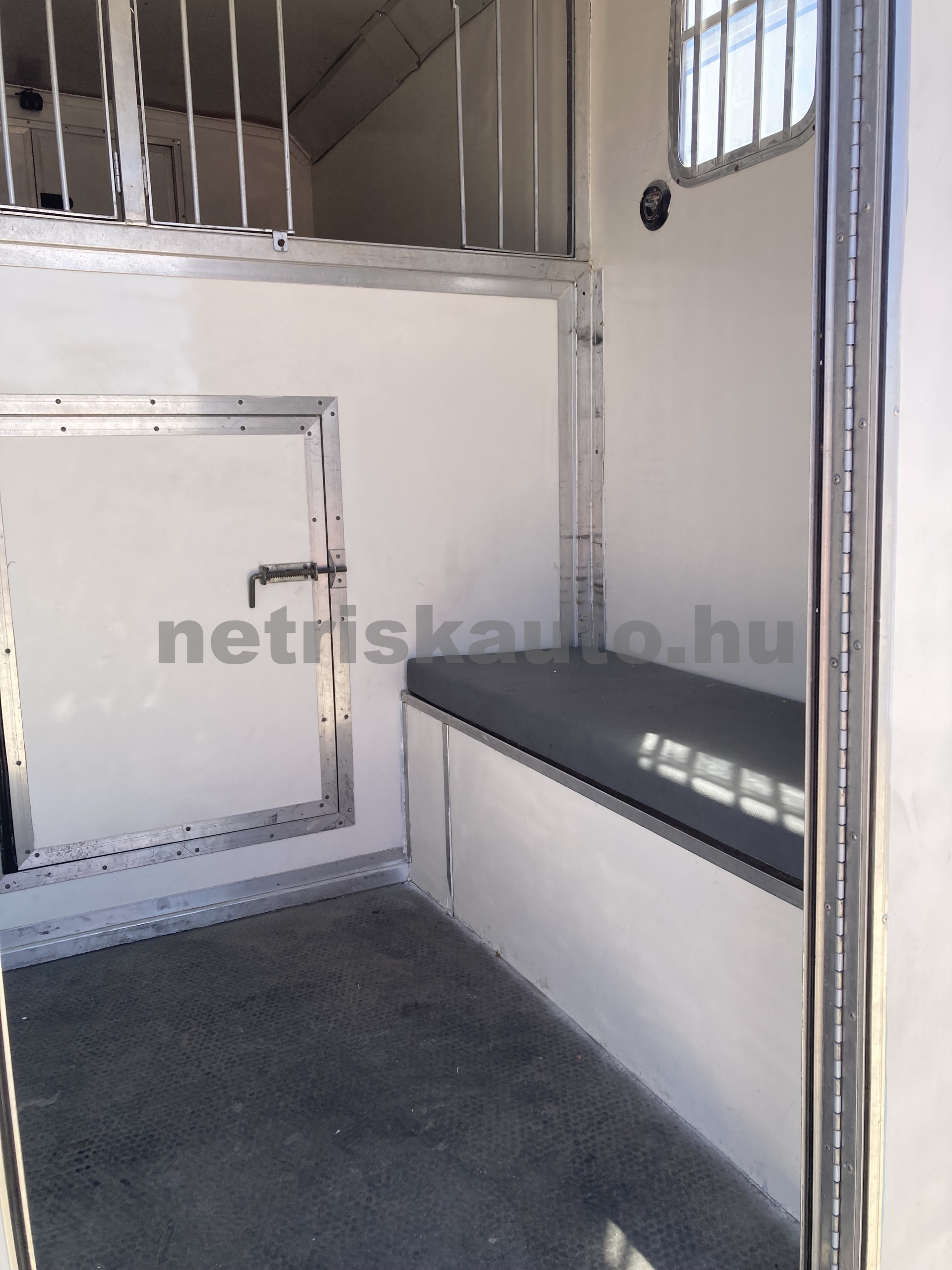 RENAULT Master 2.5 dCi L3H1 tehergépkocsi 3,5t össztömegig - 2463cm3 Diesel 121167 10/12