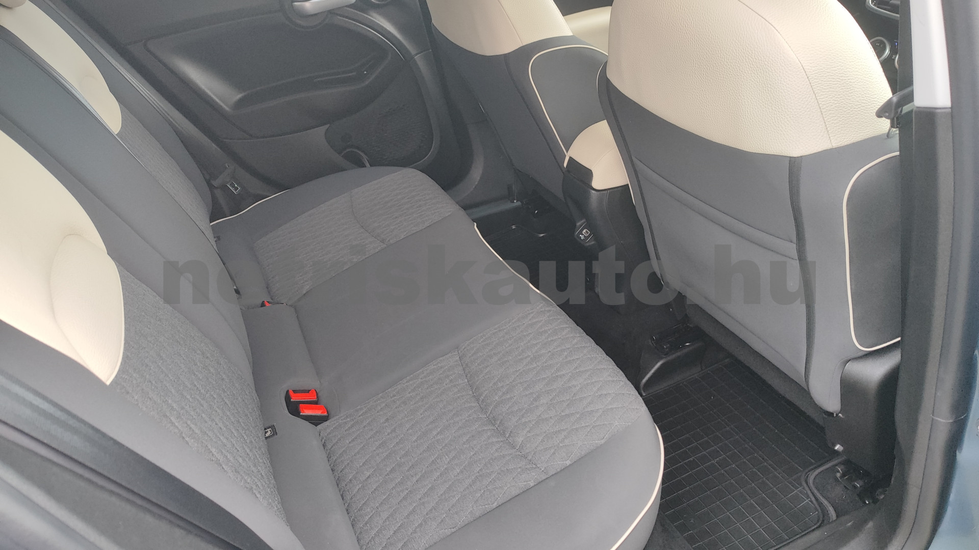 FIAT 500X 1.3 T4 City Cross Aut. személygépkocsi - 1332cm3 Benzin 121592 9/12