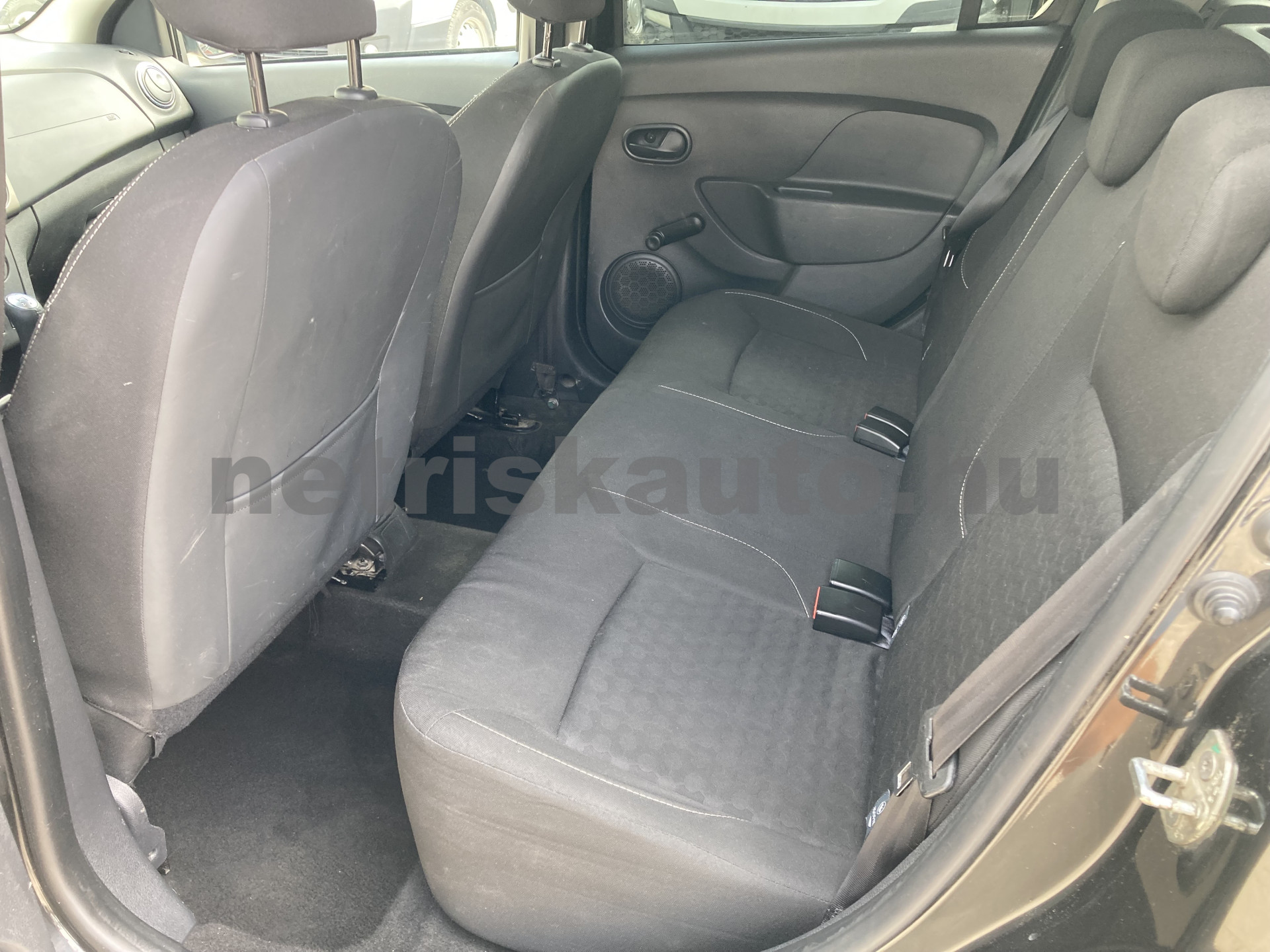 DACIA Logan 1.5 dCi Arctic személygépkocsi - 1461cm3 Diesel 121533 9/10