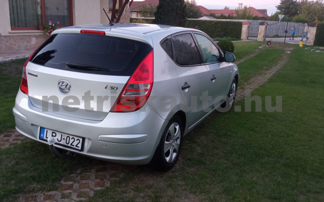 HYUNDAI i30 1.4 DOHC SUN személygépkocsi - 1396cm3 Benzin 120137 4/6