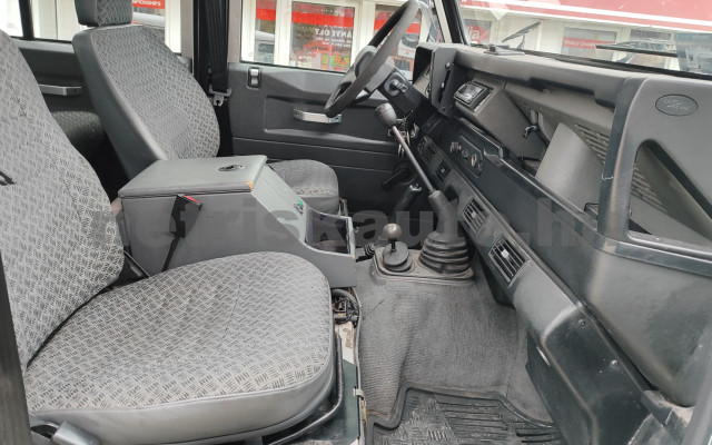 LAND ROVER Defender 2.5 TD5 SW személygépkocsi - 2495cm3 Diesel 121264 8/12