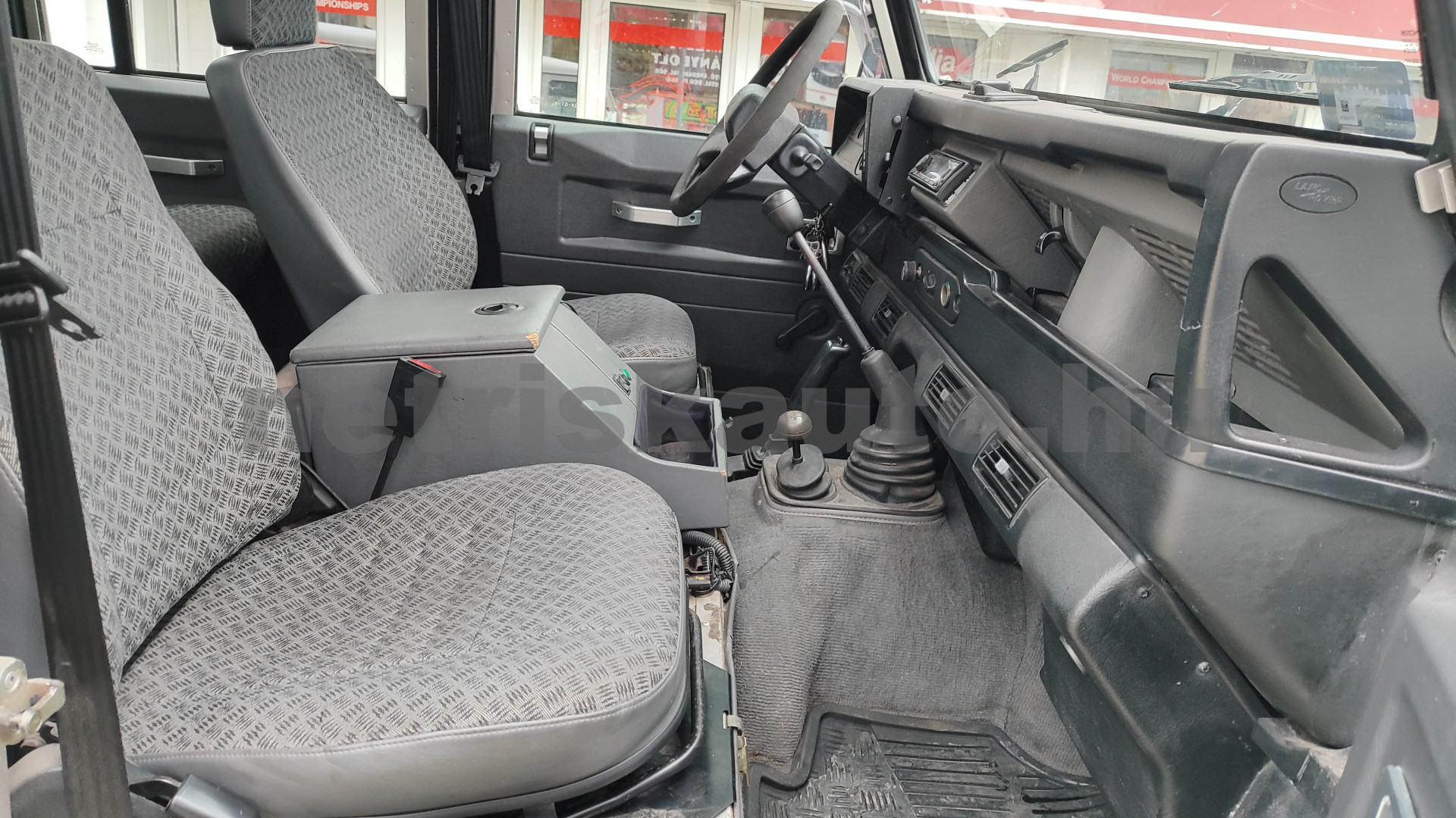 LAND ROVER Defender 2.5 TD5 SW személygépkocsi - 2495cm3 Diesel 121264 9/12