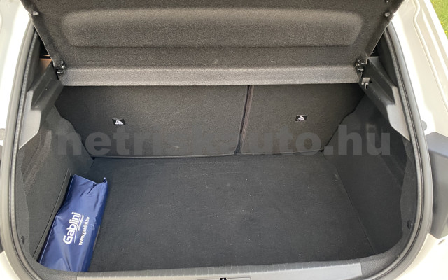 PEUGEOT 208 1.2 PureTech Allure EAT8 személygépkocsi - 1199cm3 Benzin 121484 10/12