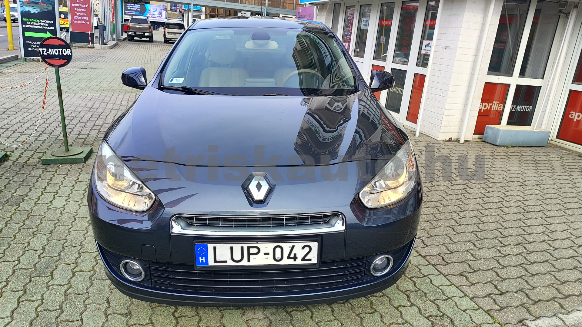 RENAULT Fluence 1.6 Privilege EURO5 személygépkocsi - 1598cm3 Benzin 121417 3/12