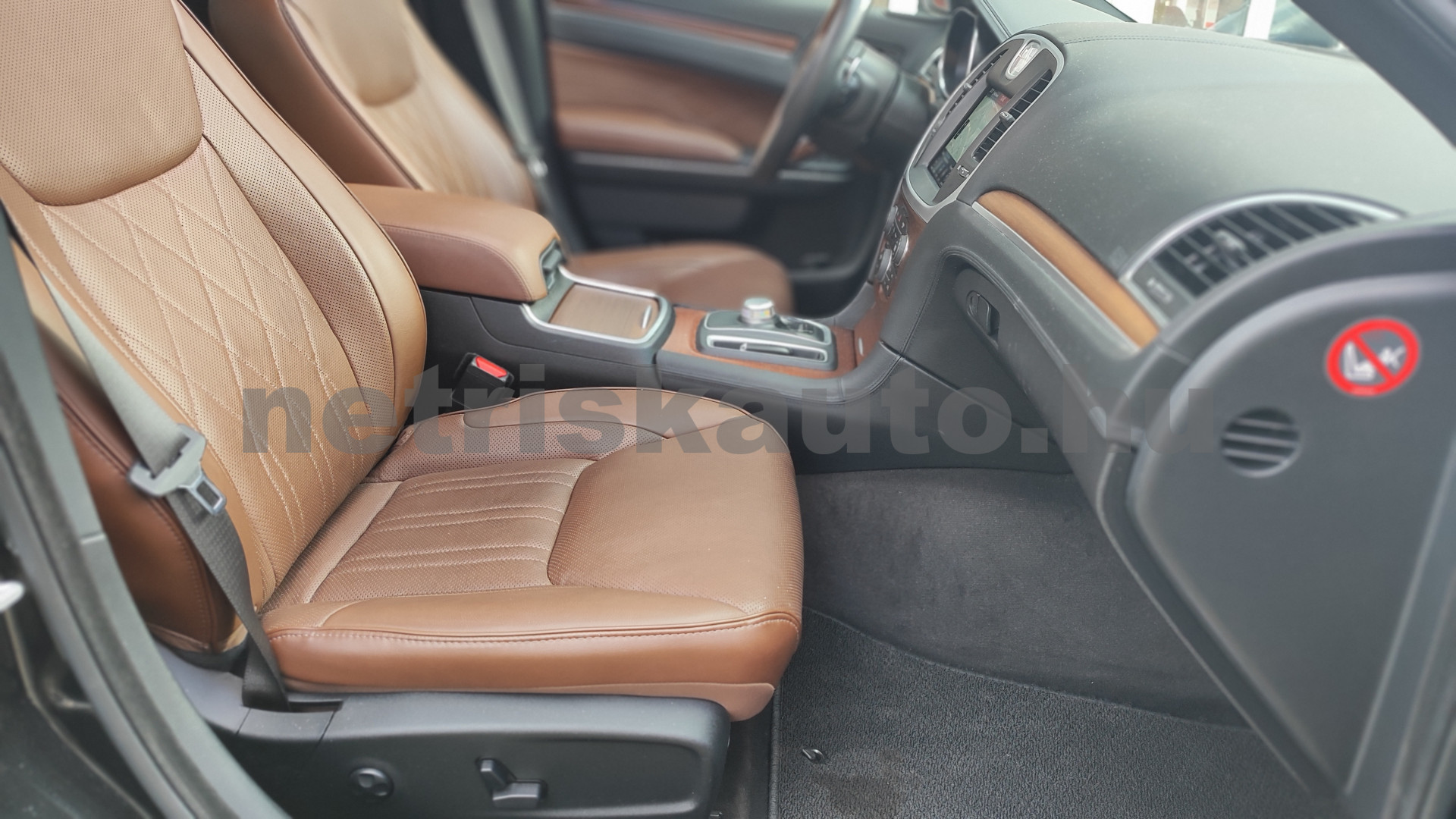 CHRYSLER 300 C személygépkocsi - 5654cm3 Benzin 121401 8/12