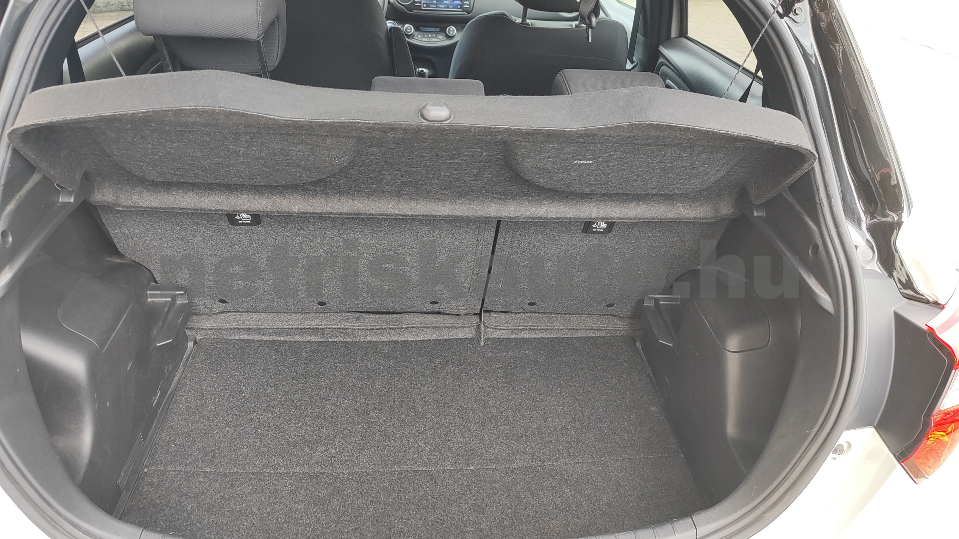 TOYOTA Yaris 1.5 VVT-i Hybrid Sel. W. e-CVT személygépkocsi - 1497cm3 Hybrid 121528 10/12