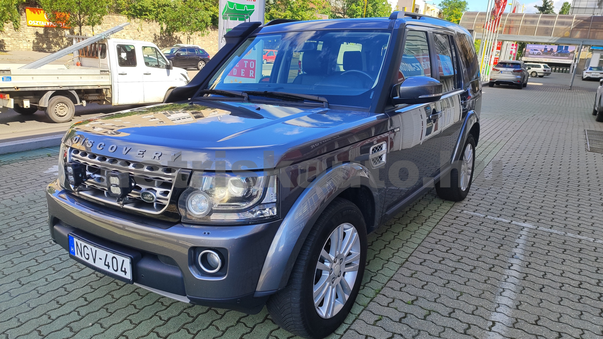 LAND ROVER Discovery 3.0 SDV6 HSE Aut. [7 személy] személygépkocsi - 2993cm3 Diesel 121499 12/12