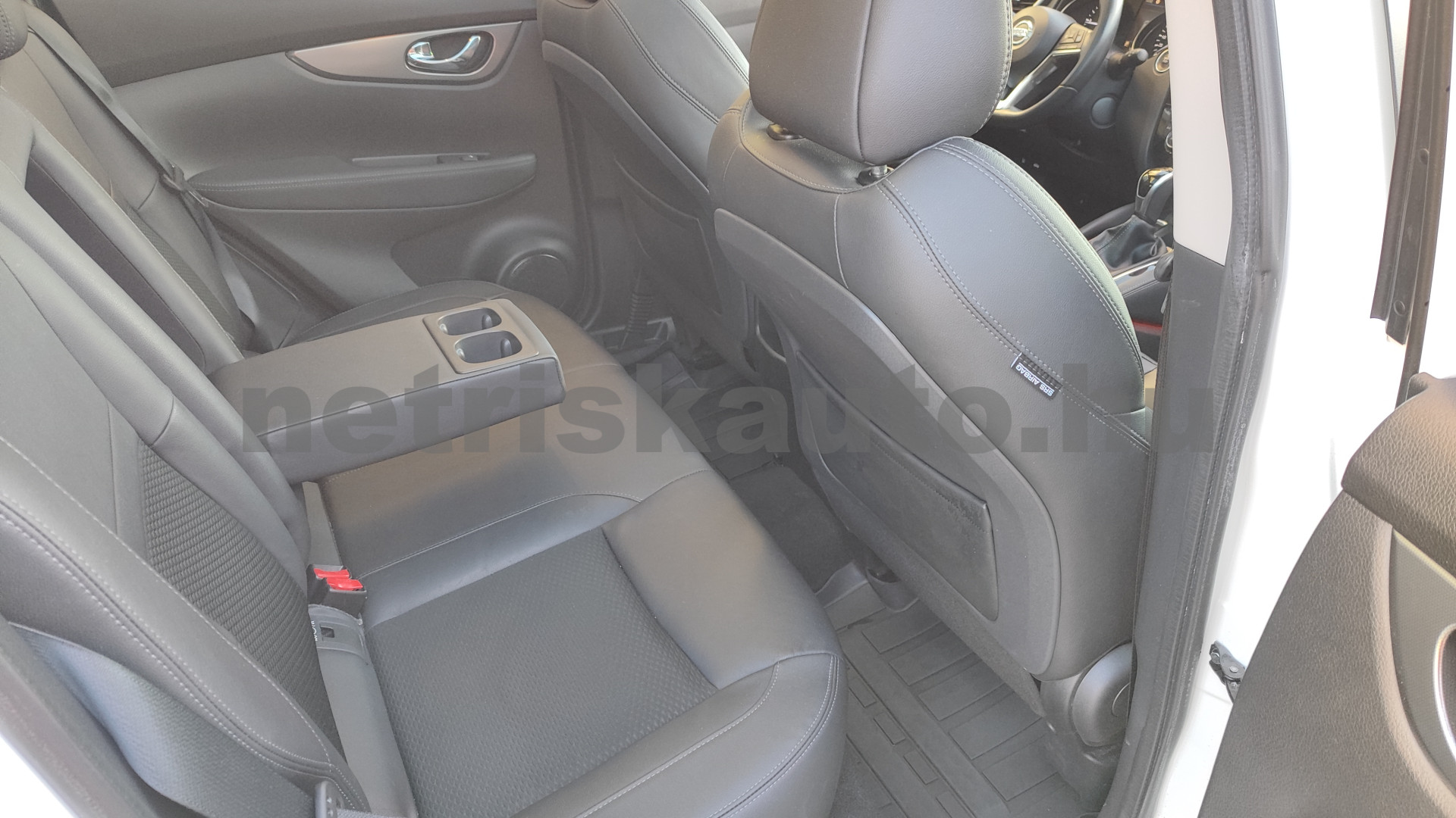 NISSAN Qashqai 1.7 dCi Tekna 4x4 Xtronic személygépkocsi - 1749cm3 Diesel 121338 10/12