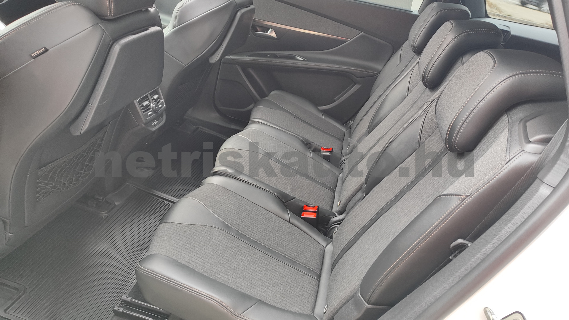 PEUGEOT 5008 2.0 BlueHDi S&S GT Line 7s. T8 E6.2 személygépkocsi - 1997cm3 Diesel 121347 11/12