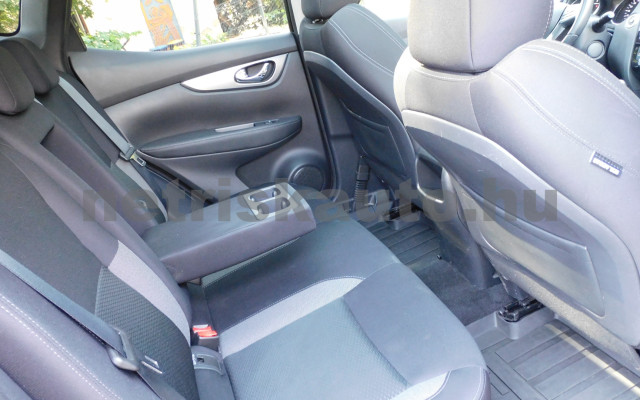 NISSAN Qashqai 1.3 DIG-T N-Connecta személygépkocsi - 1332cm3 Benzin 120360 10/12