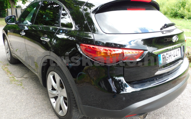 INFINITI QX70 3.0 d S Premium Aut. személygépkocsi - 2993cm3 Diesel 121025 2/12