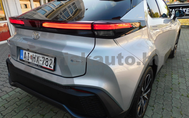 TOYOTA C-HR 1.8 Hybrid Style e-CVT személygépkocsi - 1798cm3 Hybrid 121244 12/12