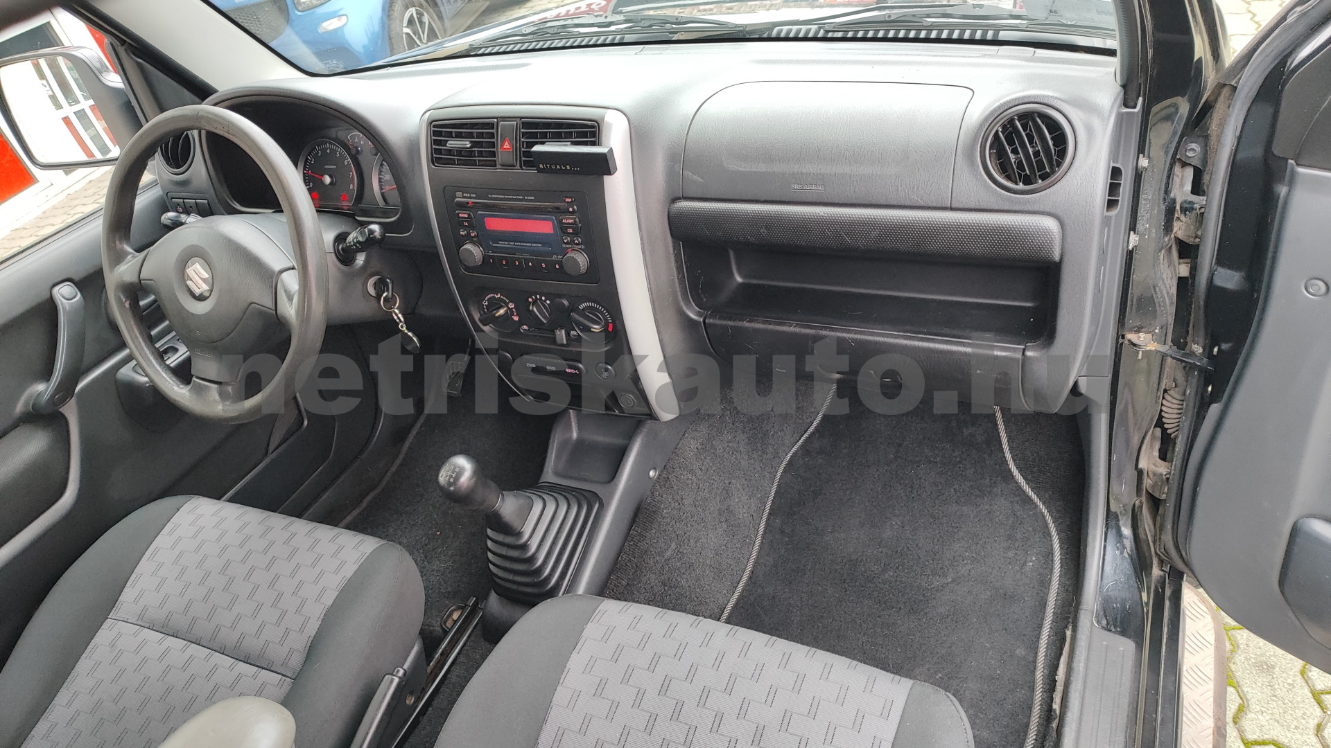 SUZUKI Jimny 1.3 4WD AC CD 15''AW személygépkocsi - 1328cm3 Benzin 121353 7/12