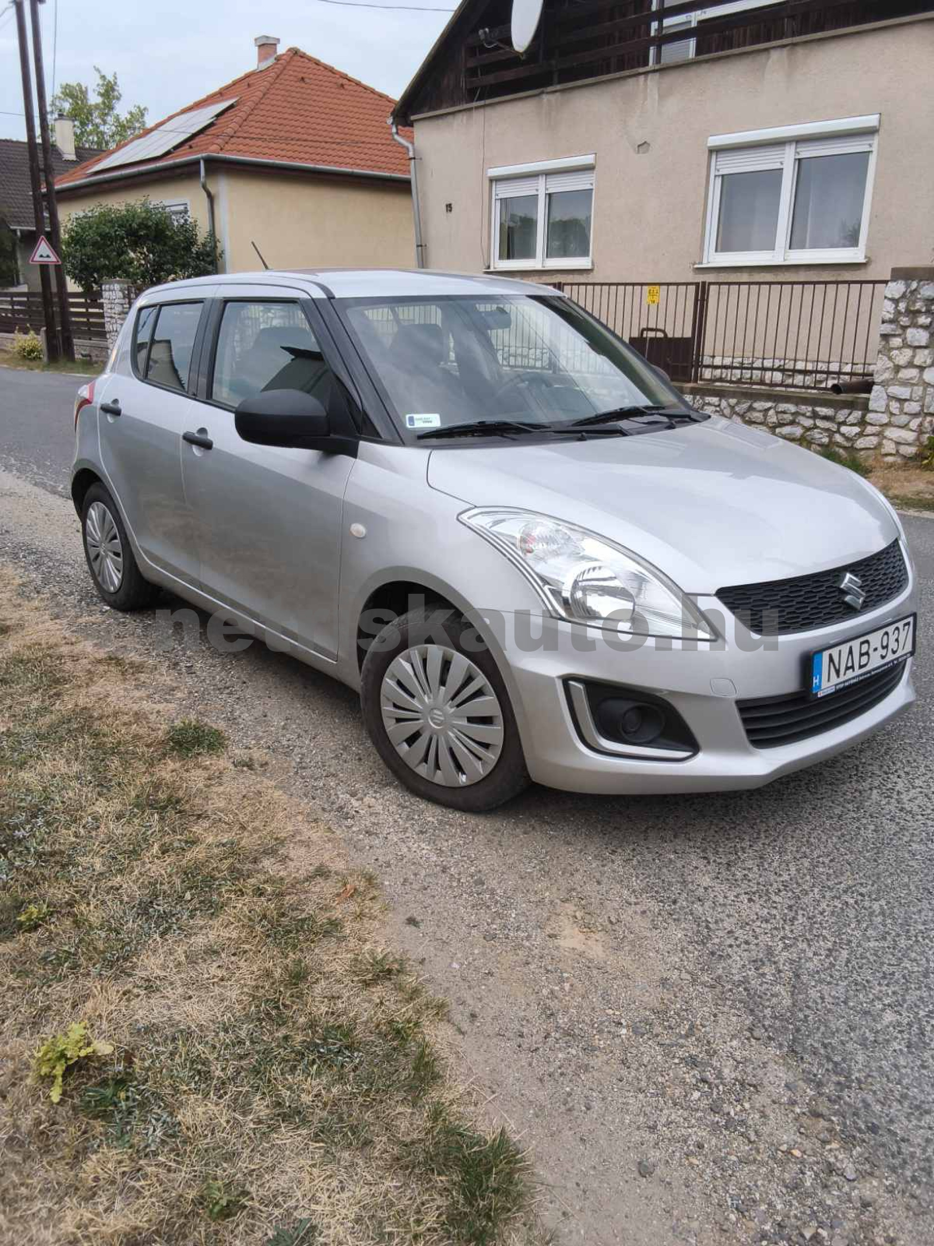 SUZUKI Swift 1.2 GL LED AC ESP személygépkocsi - 1242cm3 Benzin 121564 10/12