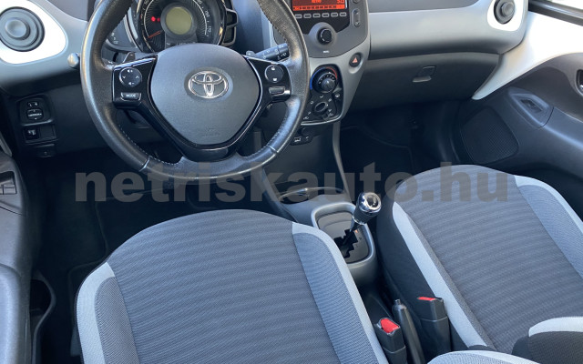 TOYOTA Aygo 1.0 x-play x-shift személygépkocsi - 998cm3 Benzin 121626 6/12
