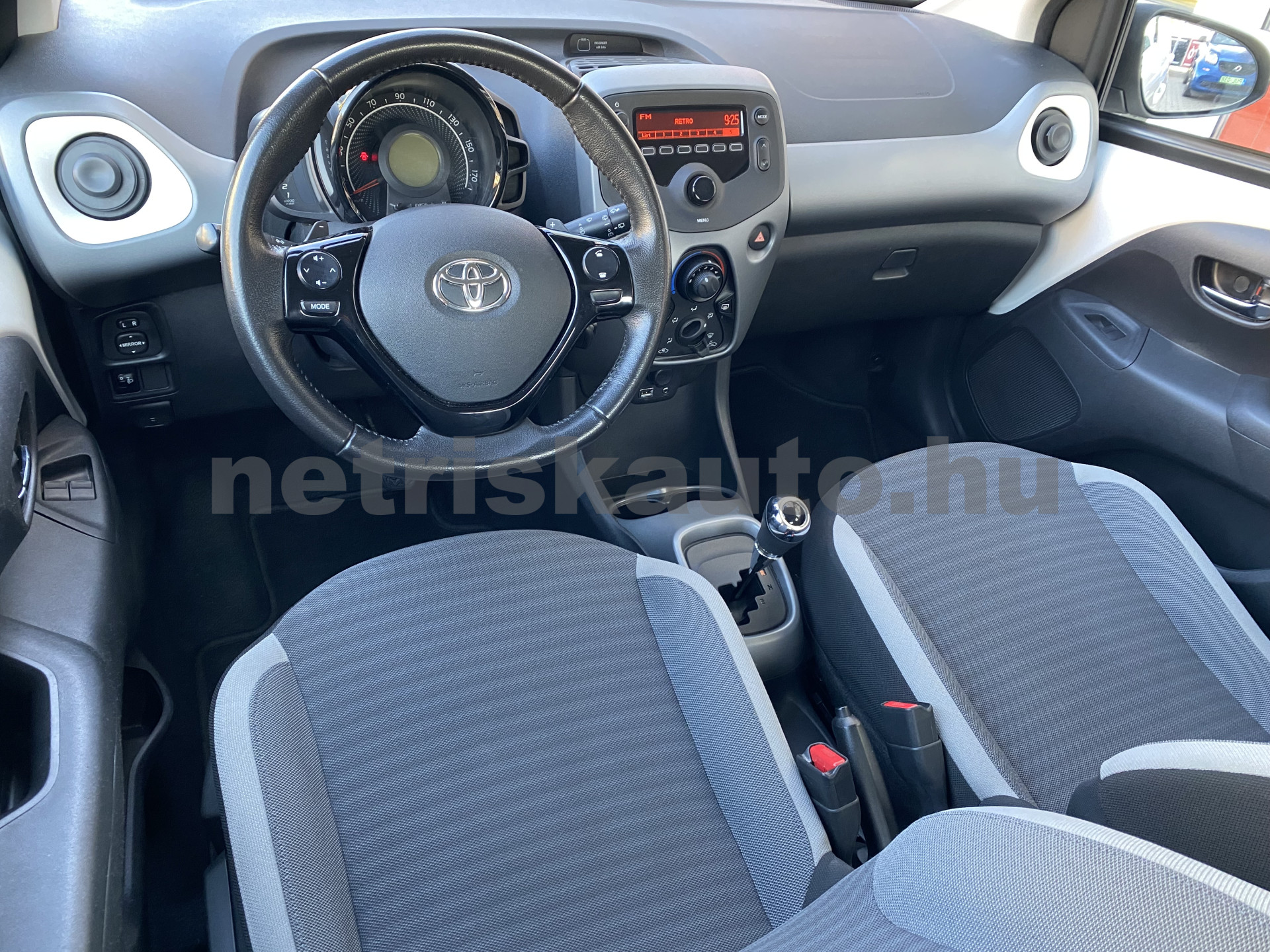 TOYOTA Aygo 1.0 x-play x-shift személygépkocsi - 998cm3 Benzin 121626 6/12