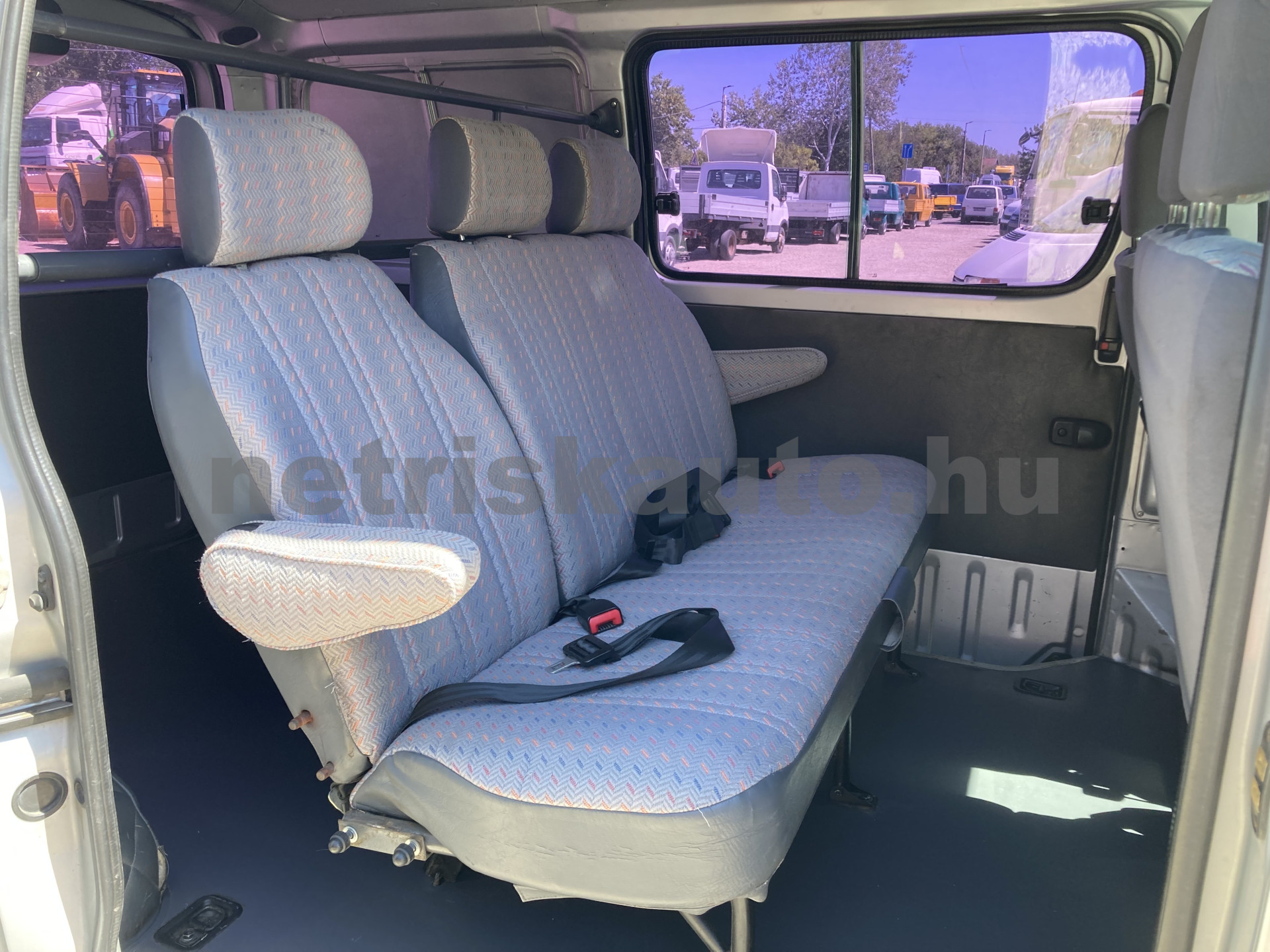 TOYOTA Hi-Ace 2.4 TD 4x4 Panel Van tehergépkocsi 3,5t össztömegig - 2446cm3 Diesel 121550 8/10