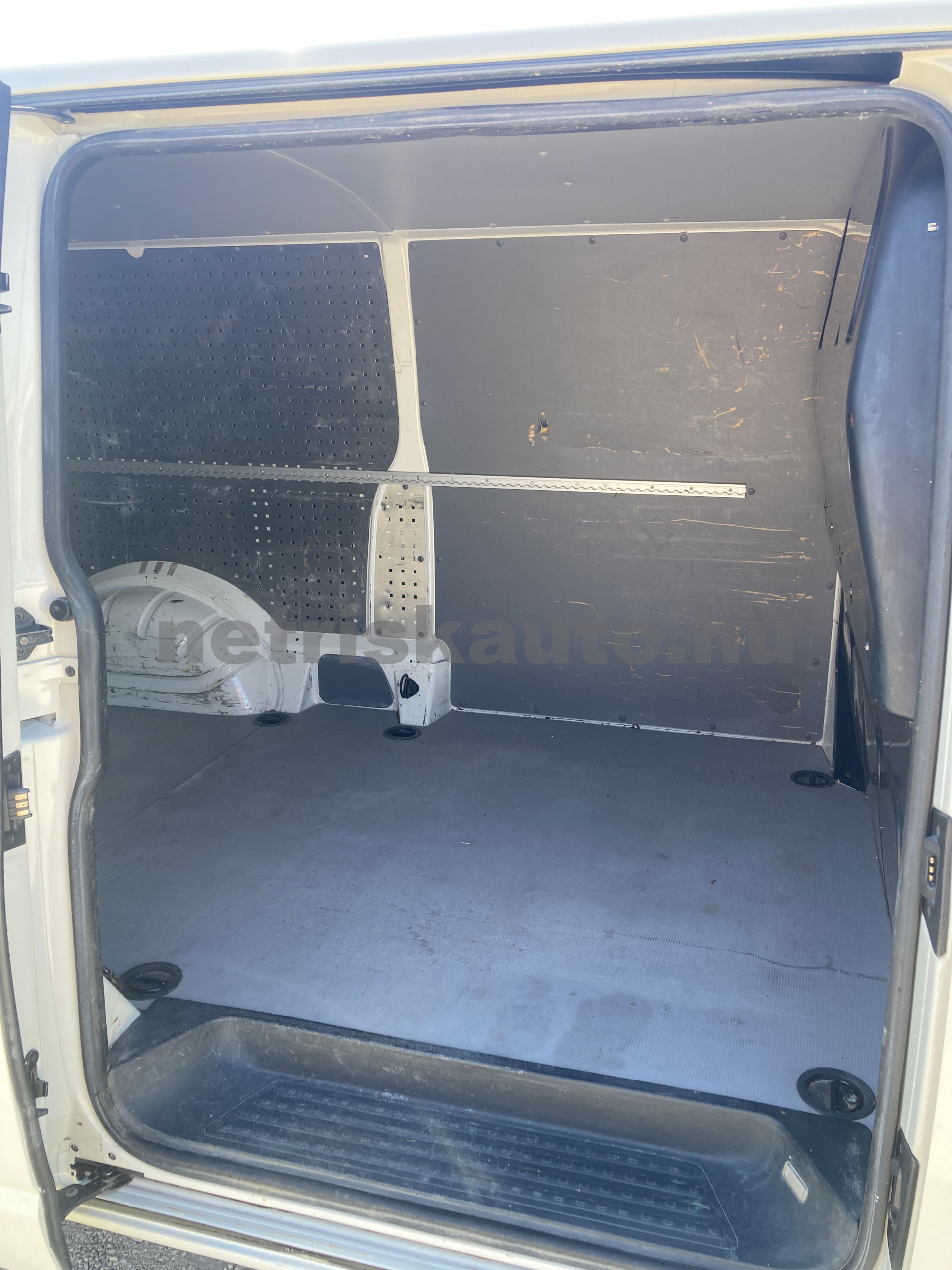 VW Transporter 2.5 TDI tehergépkocsi 3,5t össztömegig - 2461cm3 Diesel 120884 7/9