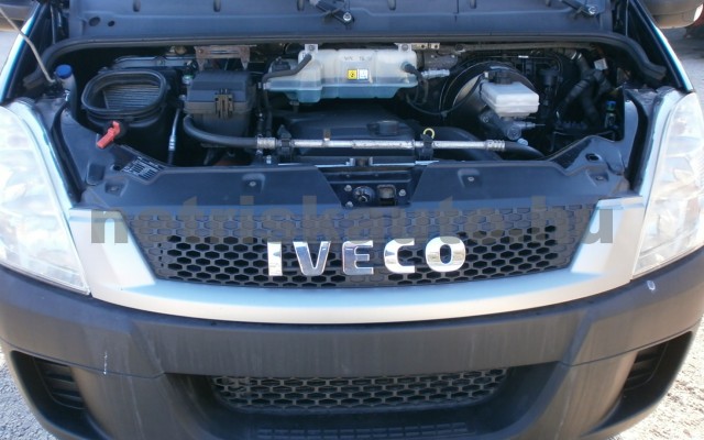 IVECO 50 DailyC 18 LEGNAGYOBB ZÁRT,3,5T,KLÍMA tehergépkocsi 3,5t össztömegig - 2998cm3 Diesel 25830 7/9
