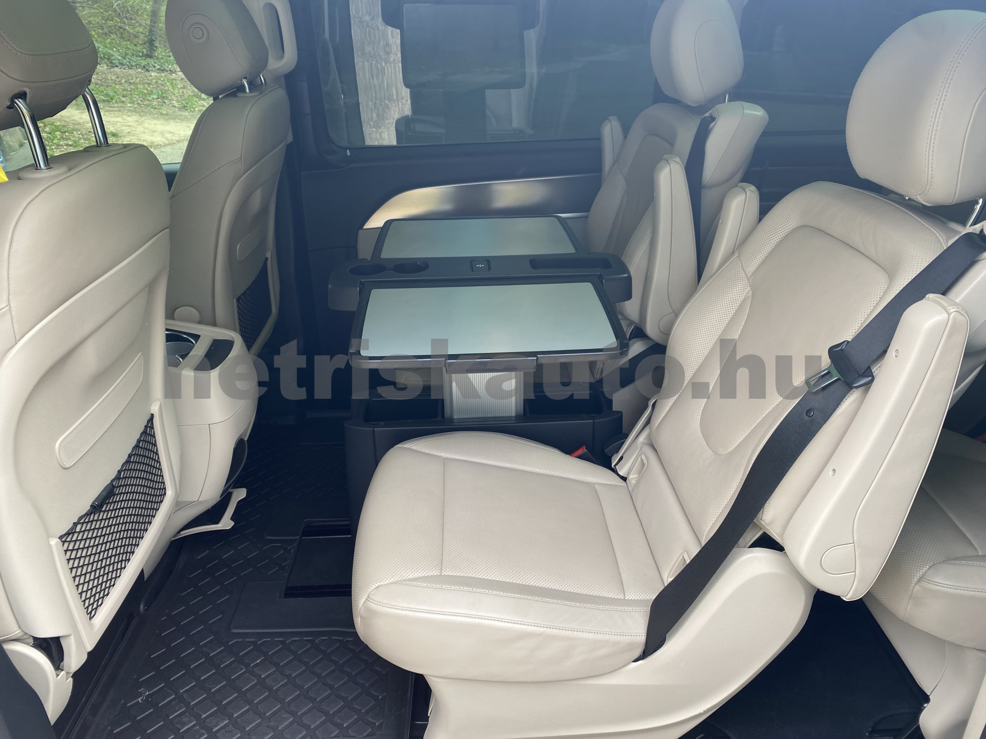 MERCEDES-BENZ V-osztály V 220 d K 4Matic Aut. tehergépkocsi 3,5t össztömegig - 2143cm3 Diesel 121433 10/12