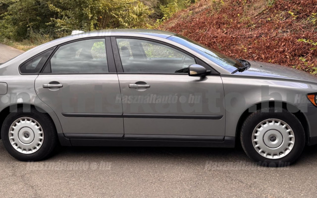 VOLVO S40 1.6 Momentum személygépkocsi - 1596cm3 Benzin 121595 3/9