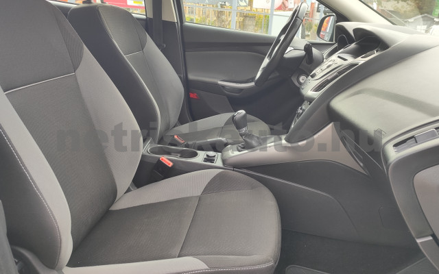 FORD Focus 1.6 Ti-VCT Trend személygépkocsi - 1596cm3 Benzin 121616 8/12