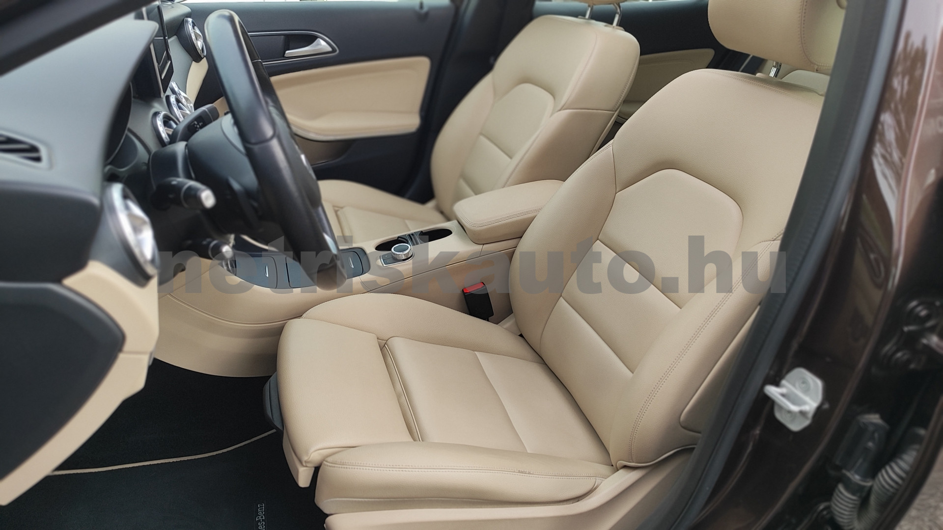 MERCEDES-BENZ GLA-osztály GLA 200 AMG Sport 7G-DCT személygépkocsi - 1595cm3 Benzin 121506 4/12