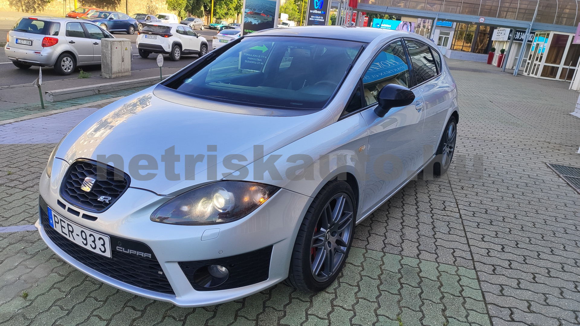 SEAT Leon 2.0 TFSI Cupra R személygépkocsi - 1984cm3 Benzin 121495 11/12