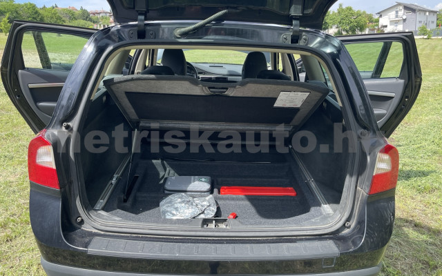 VOLVO V70/XC70 2.0 D Ocean Race személygépkocsi - 1997cm3 Diesel 120264 9/12