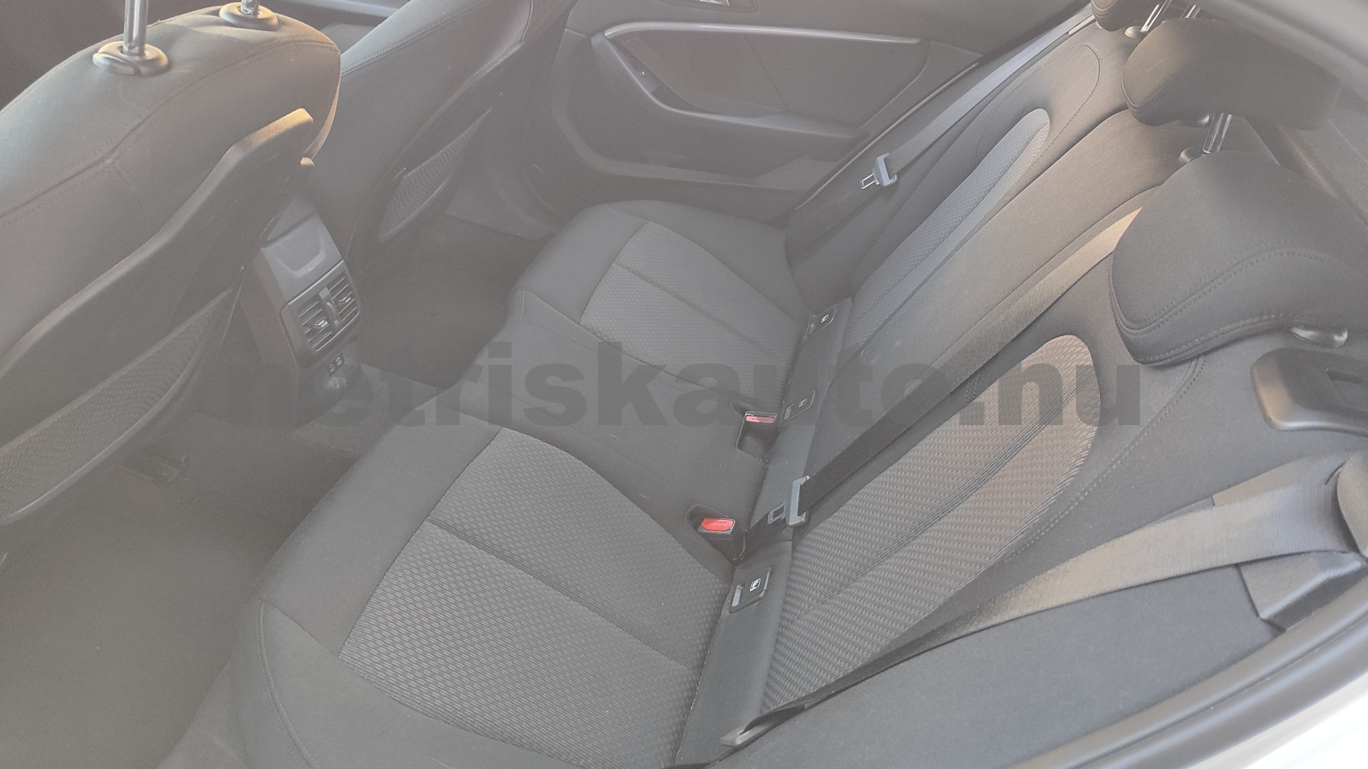 BMW 1-es sorozat 118d Advantage személygépkocsi - 1995cm3 Diesel 121485 9/12