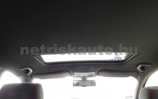 VW Golf 2.0 TSI GTI személygépkocsi - 1984cm3 Benzin 120472 7/12