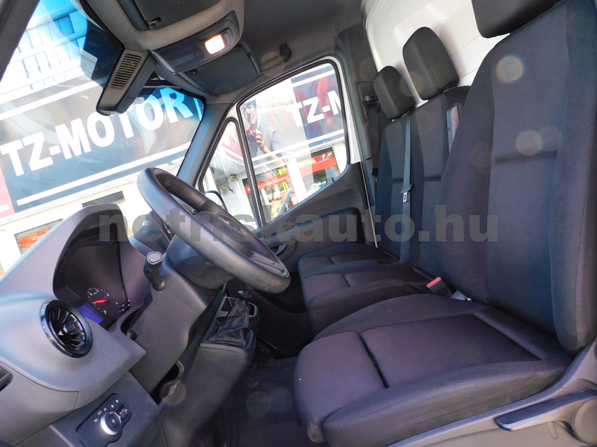 MERCEDES-BENZ Sprinter 317 CDI 907.131.13 tehergépkocsi 3,5t össztömegig - 1950cm3 Diesel 121200 6/12