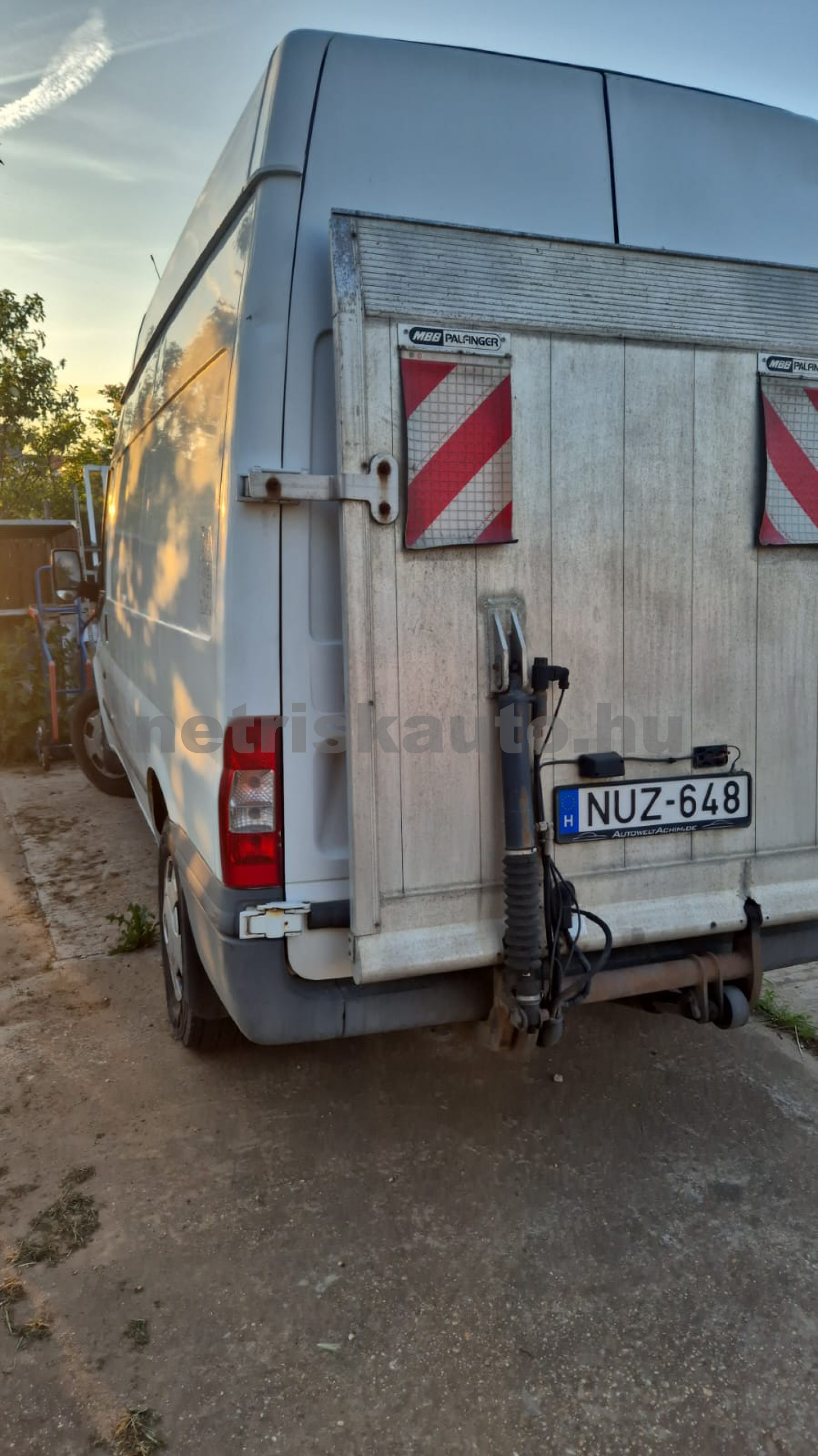 FORD Transit 2.4 TDCi Jumbo 350 EL Trend tehergépkocsi 3,5t össztömegig - 2402cm3 Diesel 121150 4/6