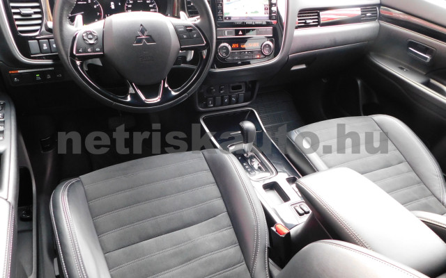 MITSUBISHI Outlander 2.0 MIVEC Instyle CVT (7 sz.) személygépkocsi - 1998cm3 Benzin 119948 6/12