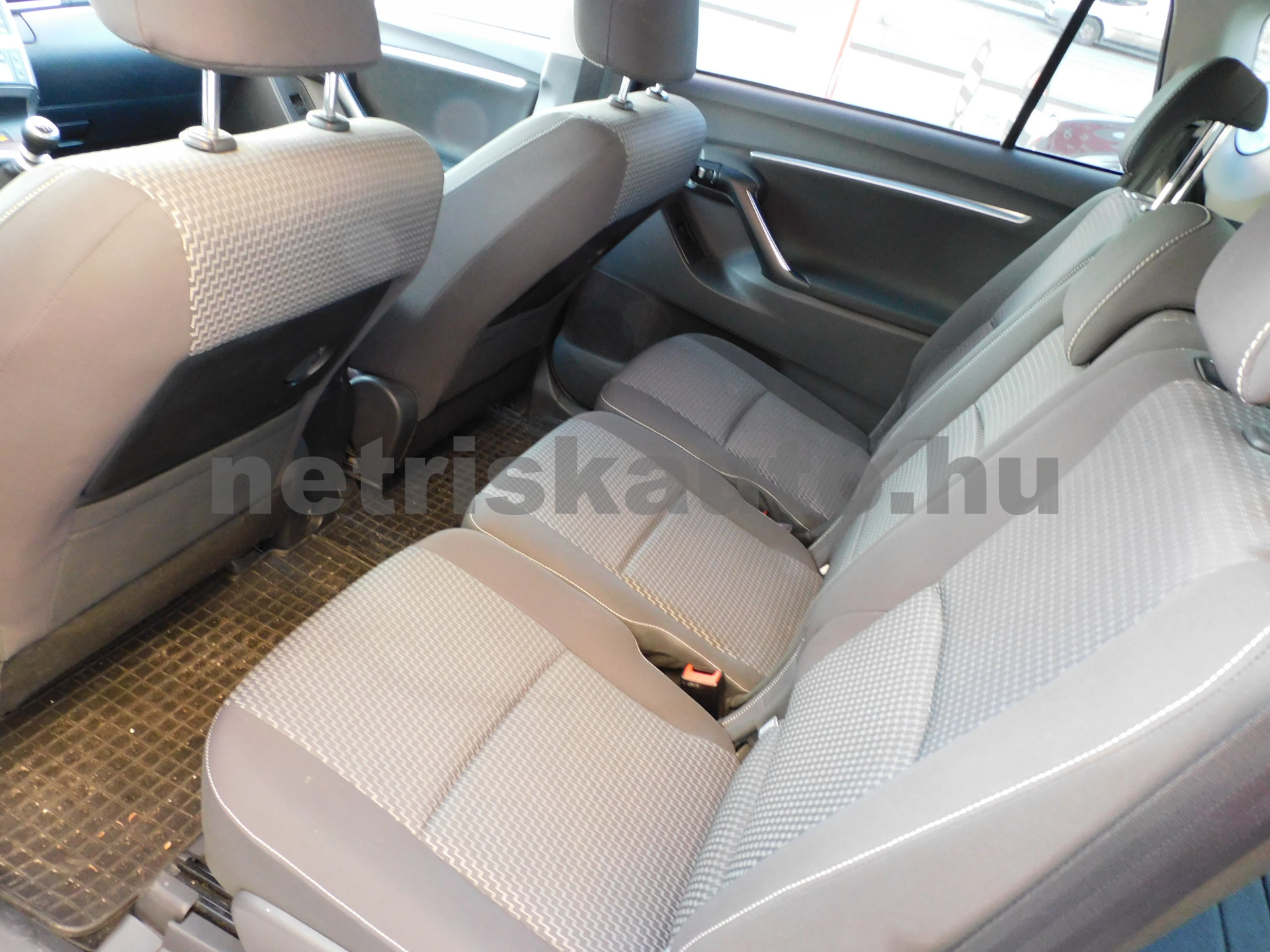 TOYOTA Corolla Verso/Verso 2.2 D-CAT Lounge személygépkocsi - 2231cm3 Diesel 121050 9/12