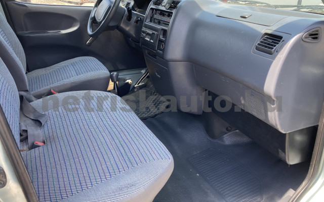 TOYOTA Hi-Ace 2.4 D Panel Van Long tehergépkocsi 3,5t össztömegig - 2446cm3 Diesel 120219 7/10