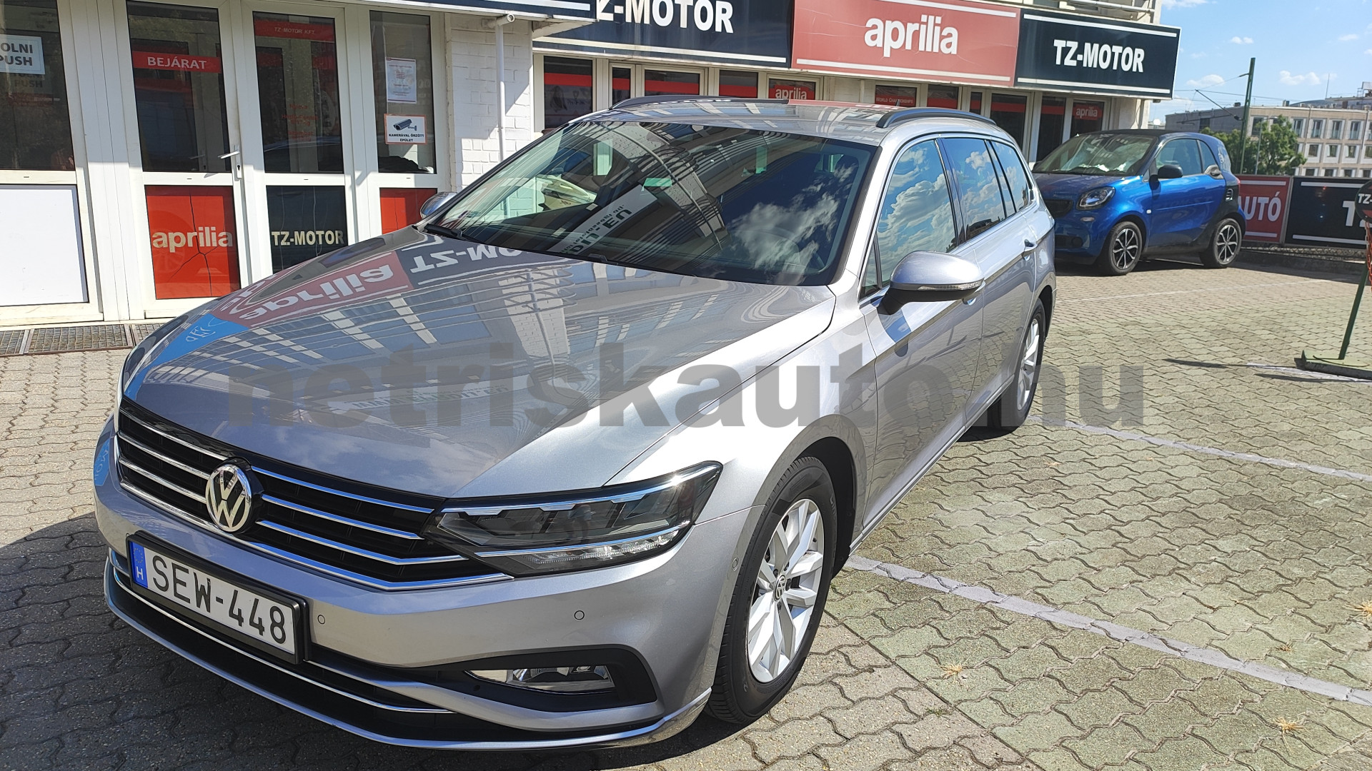 VW Passat 2.0 TDI SCR Business DSG személygépkocsi - 1968cm3 Diesel 121560 1/12