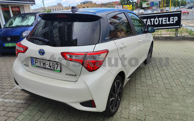 TOYOTA Yaris 1.5 VVT-i Hybrid Sel. W. e-CVT személygépkocsi - 1497cm3 Hybrid 121528 12/12