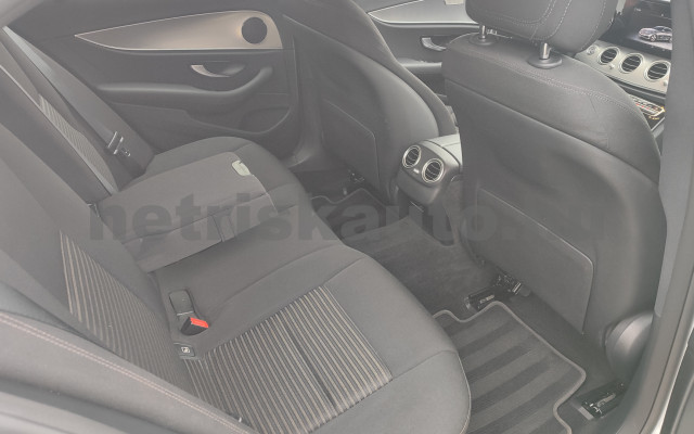 MERCEDES-BENZ E-osztály E 200 4Matic 9G-TRONIC EQ Boost személygépkocsi - 1991cm3 Hybrid 121274 9/12