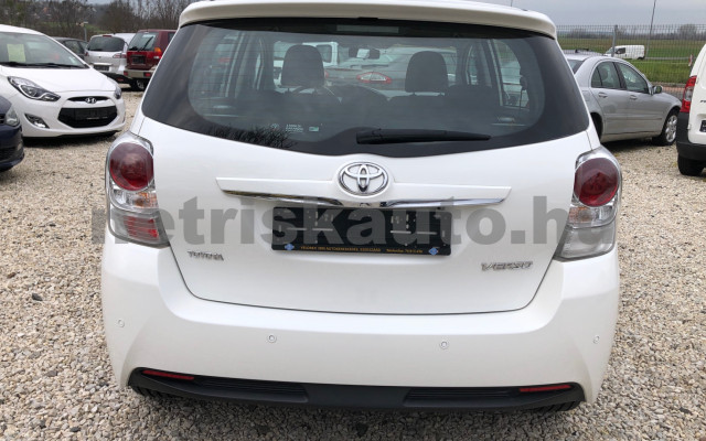 TOYOTA Corolla Verso/Verso 1.6 D-4D Active személygépkocsi - 1598cm3 Diesel 119938 4/12