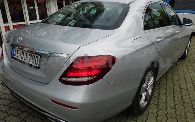 MERCEDES-BENZ E-osztály E 200 9G-TRONIC személygépkocsi - 1991cm3 Benzin 121214 12/12