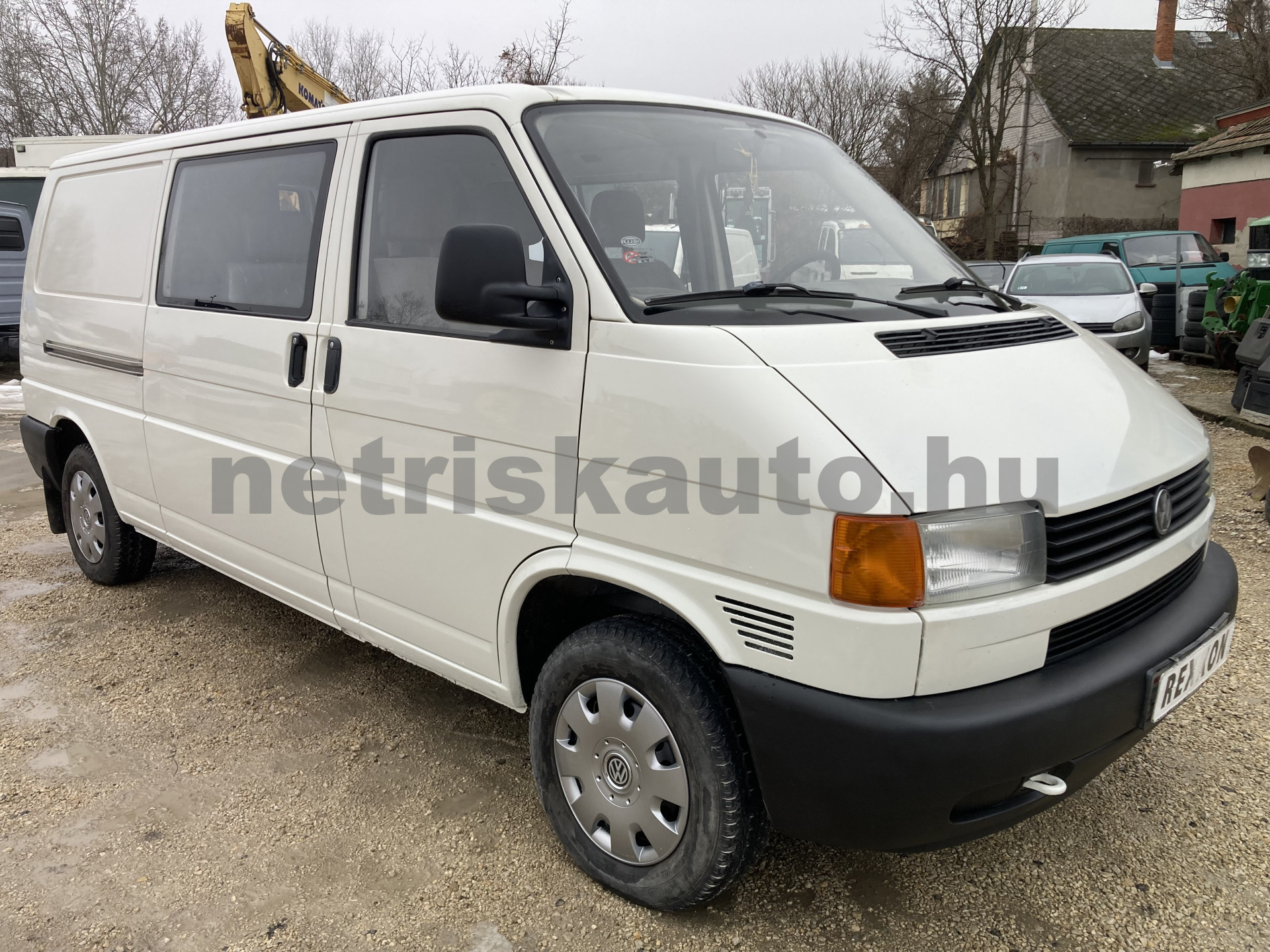 VW Transporter 2.4 Mixto tehergépkocsi 3,5t össztömegig - 2370cm3 Diesel 121377 1/9