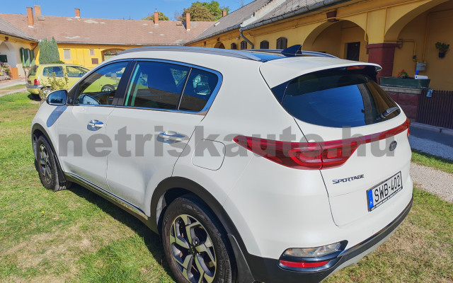 KIA Sportage 1.6 GDI Gold MY21 személygépkocsi - 1591cm3 Benzin 121316 2/12