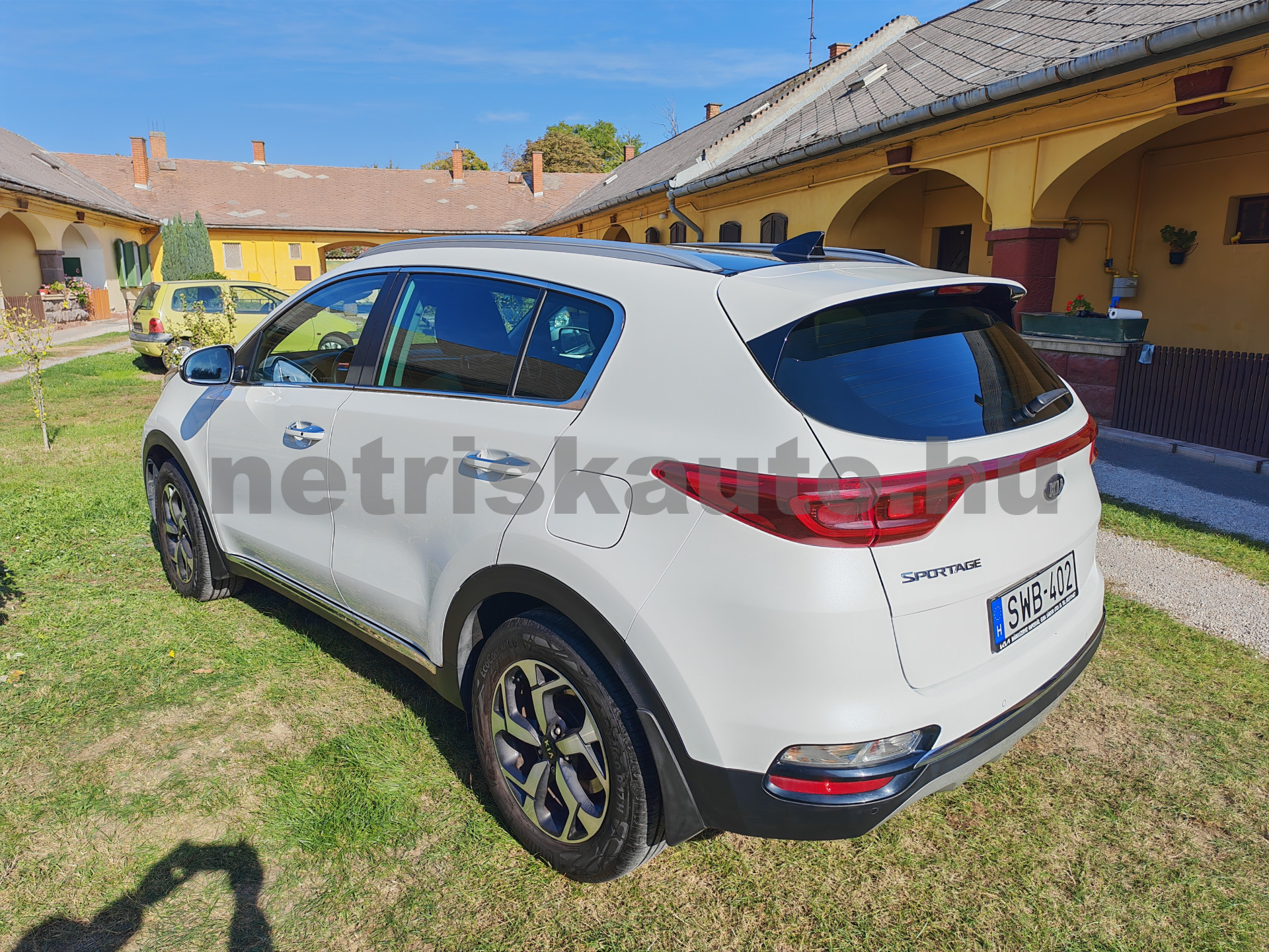 KIA Sportage 1.6 GDI Gold MY21 személygépkocsi - 1591cm3 Benzin 121316 2/12
