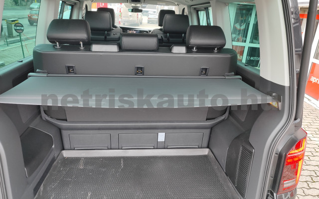VW Transporter 2.0 TDI T6.1 Highline 4M DSG tehergépkocsi 3,5t össztömegig - 1968cm3 Diesel 121393 10/12