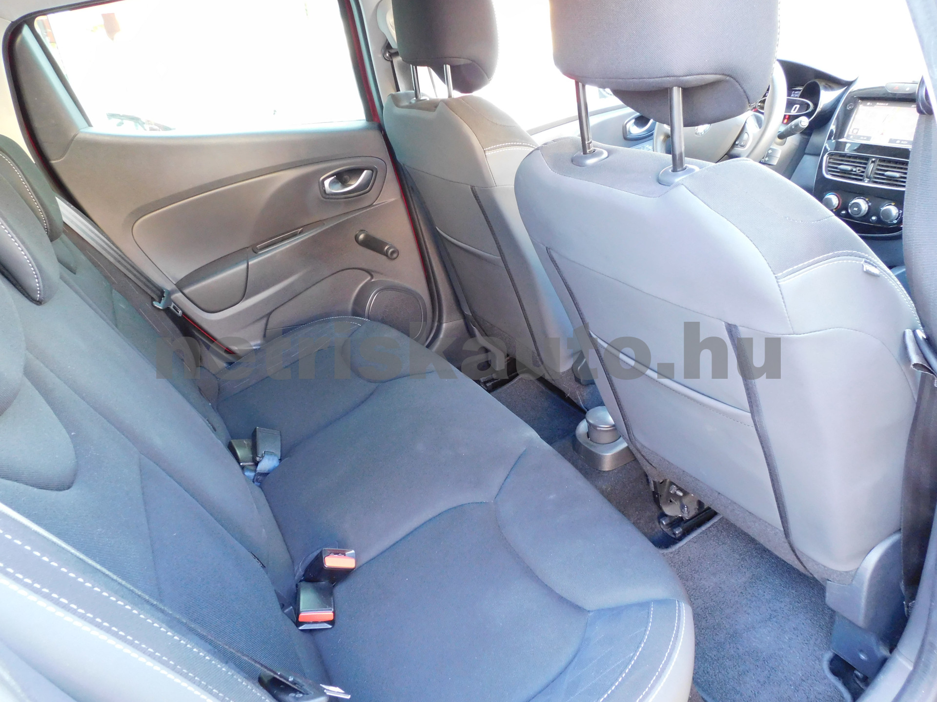 RENAULT Clio 1.2 TCe Limited személygépkocsi - 1197cm3 Benzin 121238 9/12