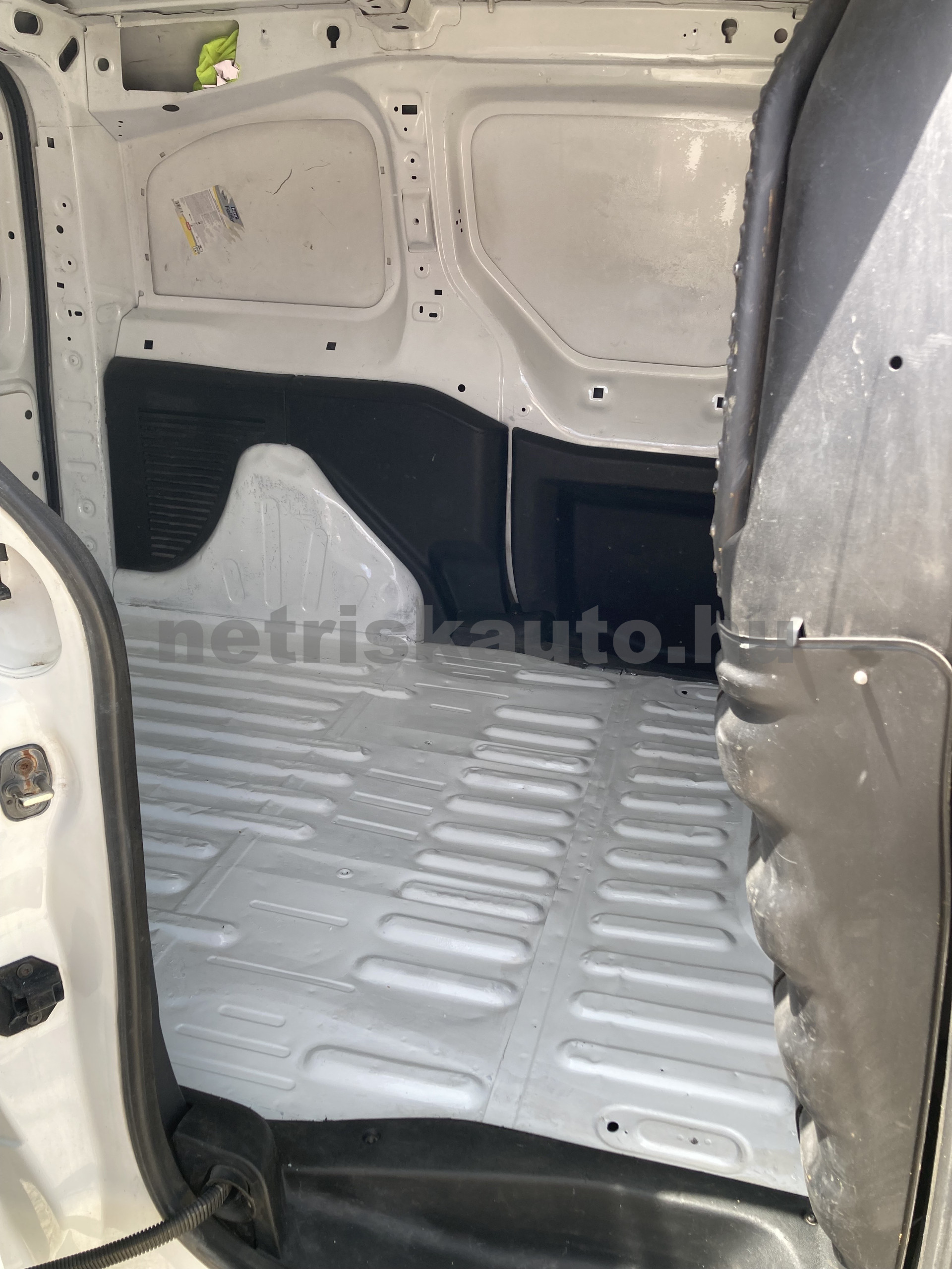 PEUGEOT Partner 1.6 HDi Active L1 tehergépkocsi 3,5t össztömegig - 1560cm3 Diesel 121489 8/9